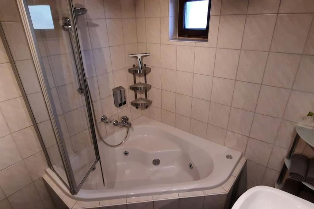 Ferienwohnung In Weyregg Am Attersee エクステリア 写真